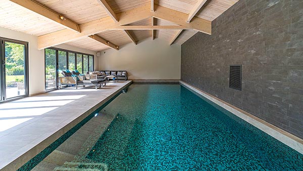 Inside a Luxury Pool House 